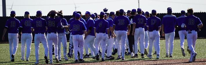 Beavers rally with seven-run seventh inning to split with Allen County