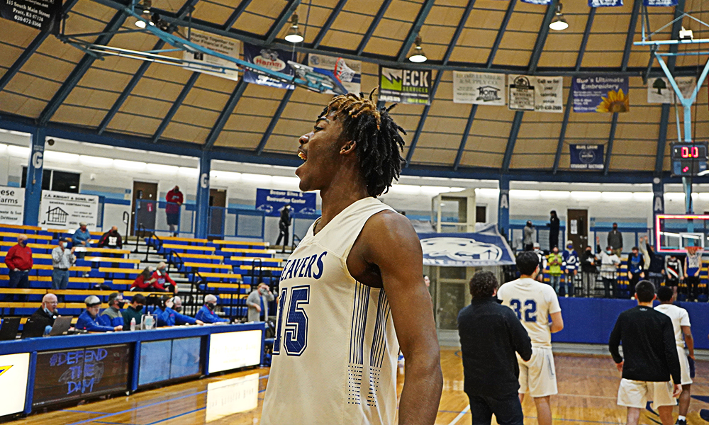 Beavers take down #23 Hutch