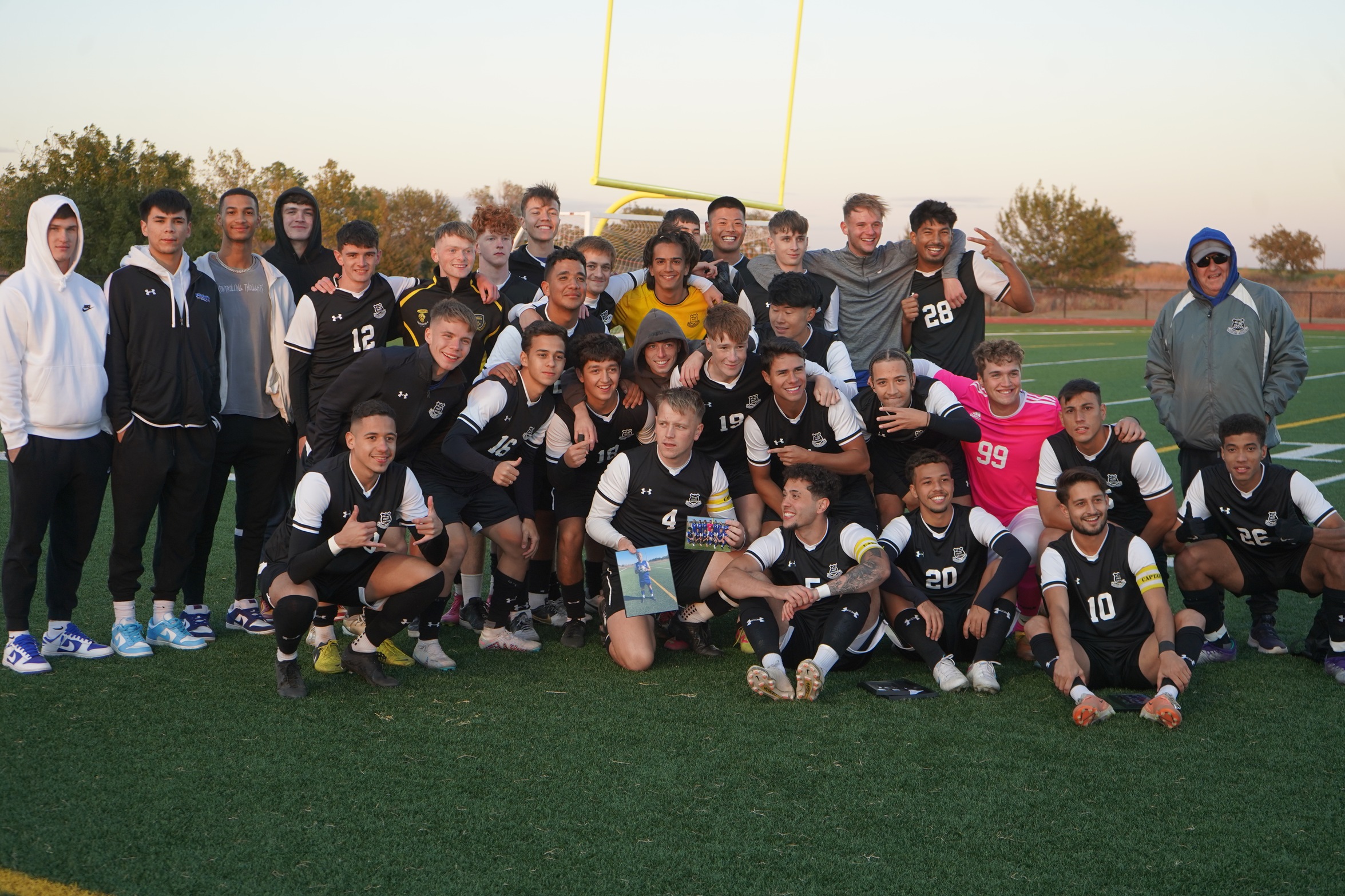 Men's Soccer Wraps up Season at Central