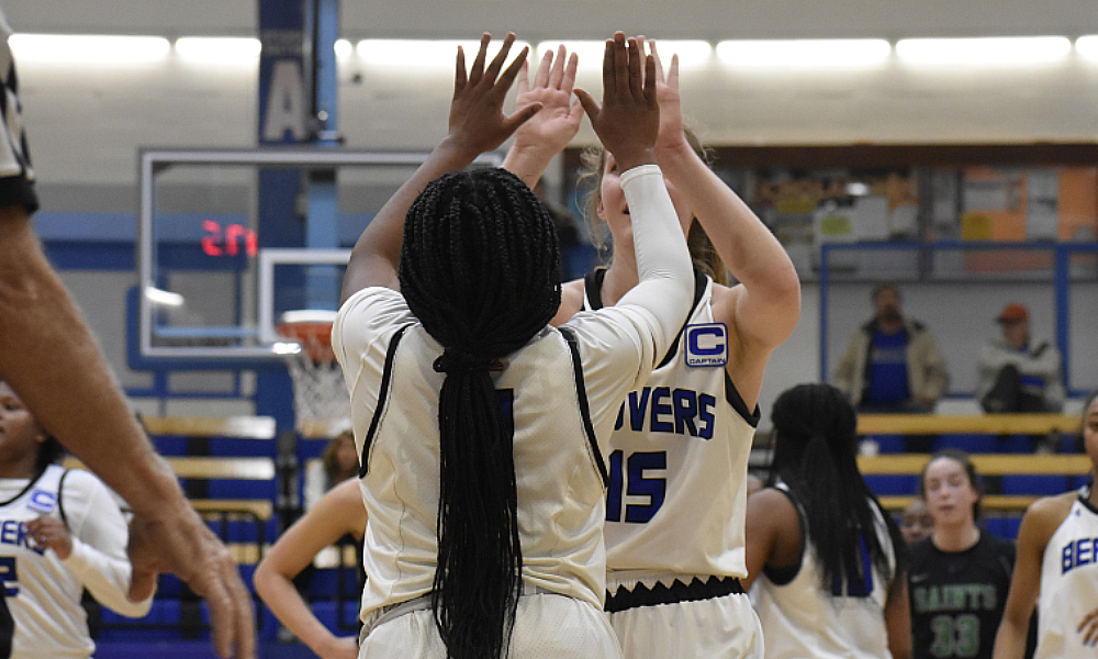 Women's basketball prevails over #12 Seward County