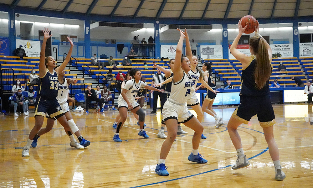 Beavers outgunned by Pirates in home loss