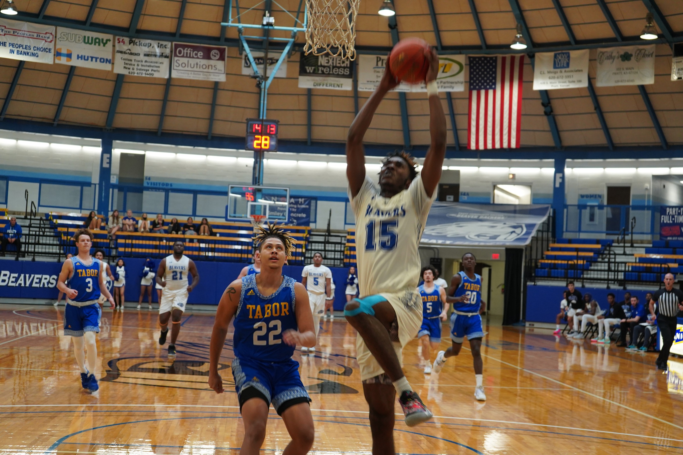Men's Basketball Opens up KJCCC Play Against Saints